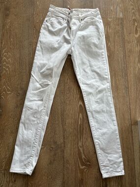 Levi's 721 High Rise Skinny White Jeans